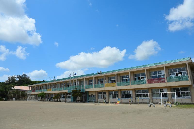 面縄小学校外観画像
